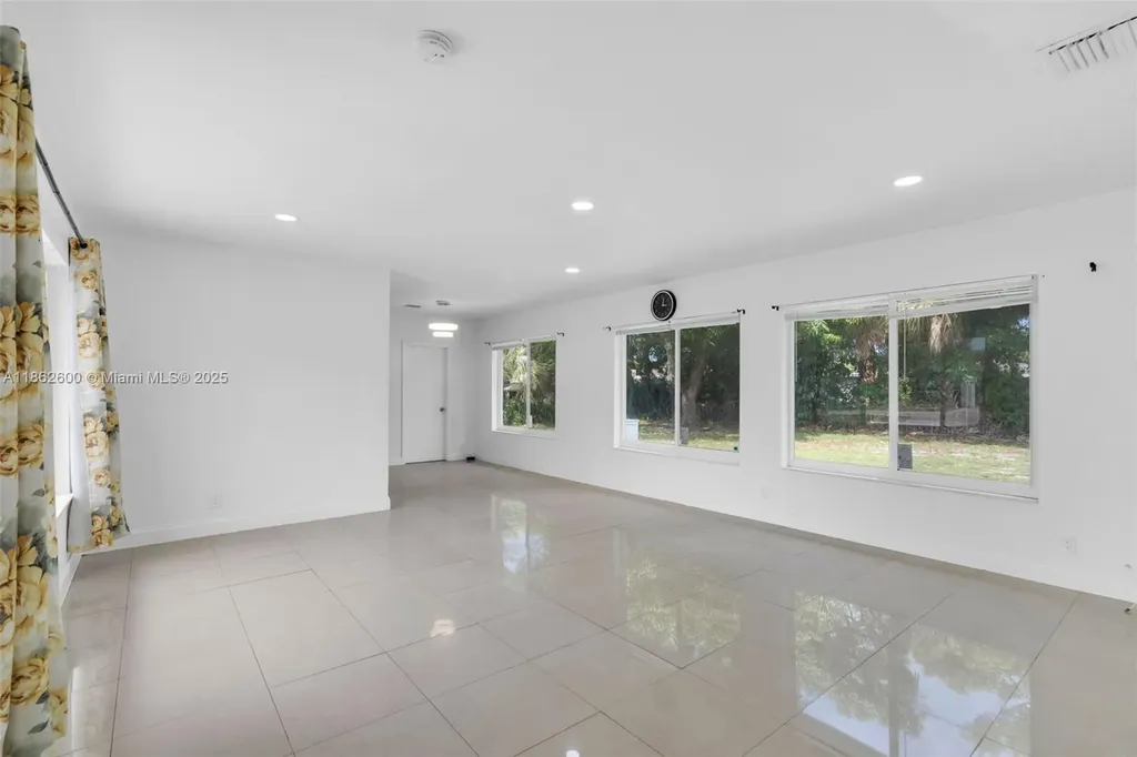 640 E Melrose Circle Fort Lauderdale FL 33312