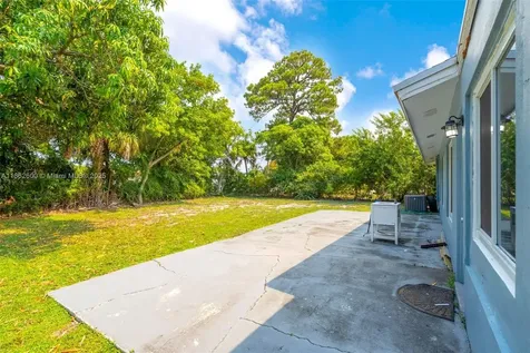 640 E Melrose Circle Fort Lauderdale FL 33312