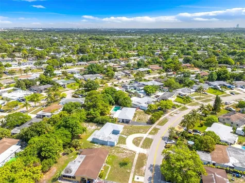 640 E Melrose Circle Fort Lauderdale FL 33312