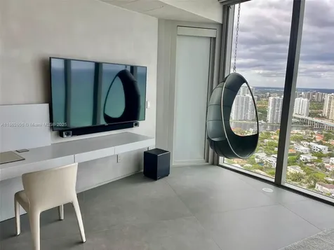 18555 Collins Avenue Sunny Isles Beach FL 33160