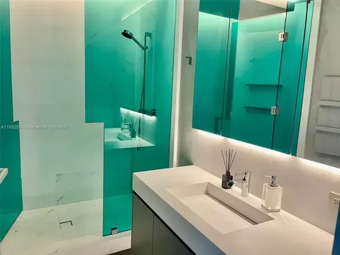 18555 Collins Avenue Sunny Isles Beach FL 33160