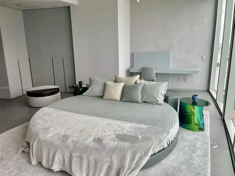 18555 Collins Avenue Sunny Isles Beach FL 33160