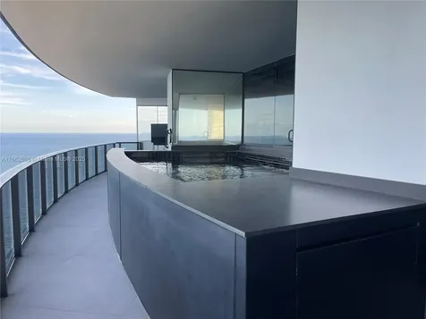 18555 Collins Avenue Sunny Isles Beach FL 33160