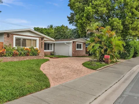20350 Highland Lakes Boulevard Miami FL 33179