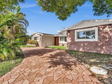 20350 Highland Lakes Boulevard Miami FL 33179