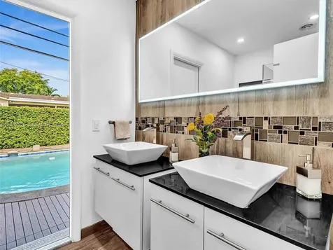 20350 Highland Lakes Boulevard Miami FL 33179
