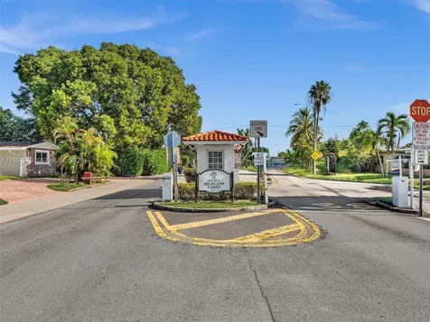 20350 Highland Lakes Boulevard Miami FL 33179