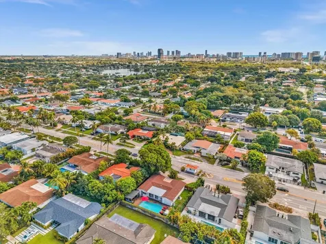 20350 Highland Lakes Boulevard Miami FL 33179