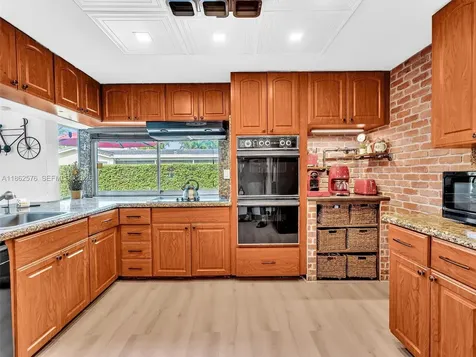 20350 Highland Lakes Boulevard Miami FL 33179