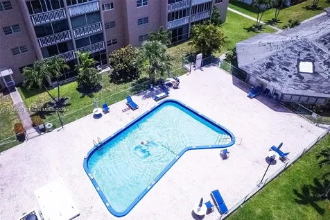 319 NE 14th Avenue Hallandale Beach FL 33009