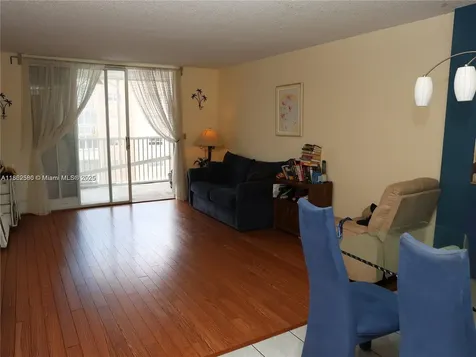 319 NE 14th Avenue Hallandale Beach FL 33009