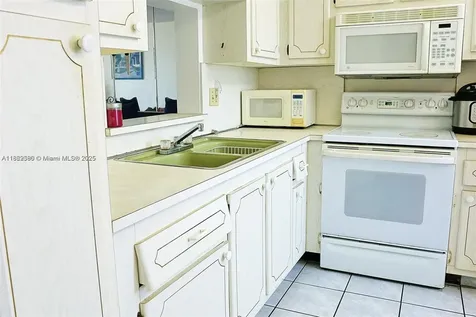319 NE 14th Avenue Hallandale Beach FL 33009