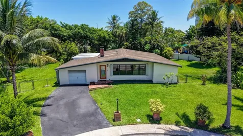 5240 Redwood Court Plantation FL 33317
