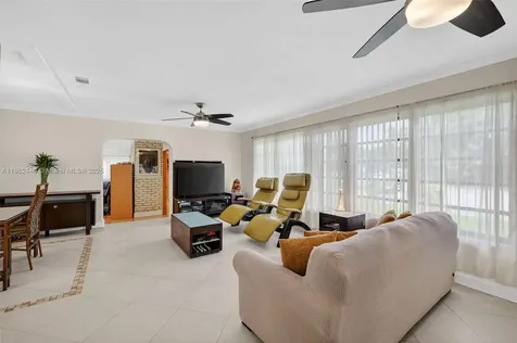 5240 Redwood Court Plantation FL 33317