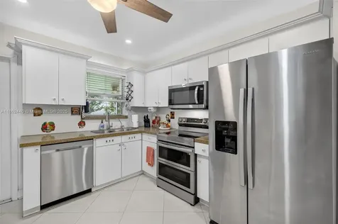 5240 Redwood Court Plantation FL 33317