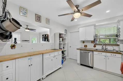 5240 Redwood Court Plantation FL 33317