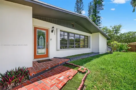 5240 Redwood Court Plantation FL 33317
