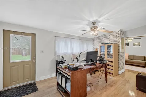 5240 Redwood Court Plantation FL 33317