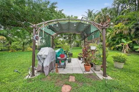 5240 Redwood Court Plantation FL 33317