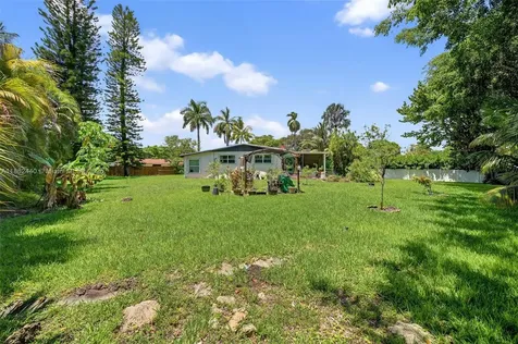 5240 Redwood Court Plantation FL 33317