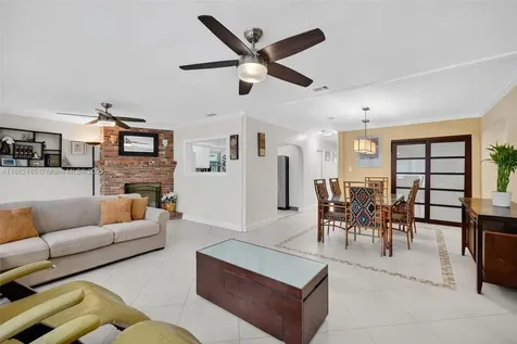5240 Redwood Court Plantation FL 33317