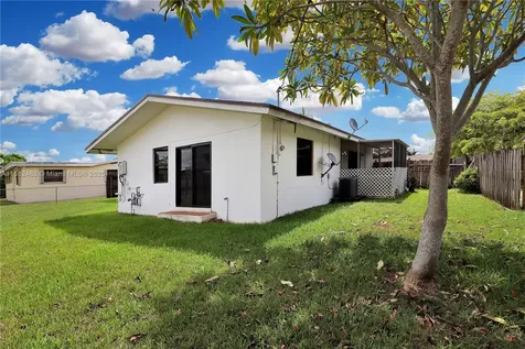 15840 SW 105th Court Miami FL 33157