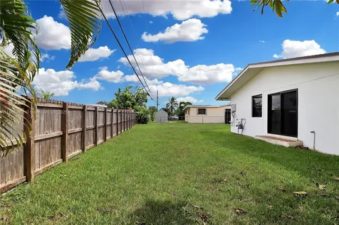 15840 SW 105th Court Miami FL 33157