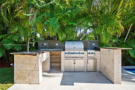 6841 SW 48th Street Miami FL 33155