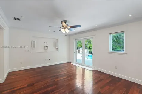 6841 SW 48th Street Miami FL 33155