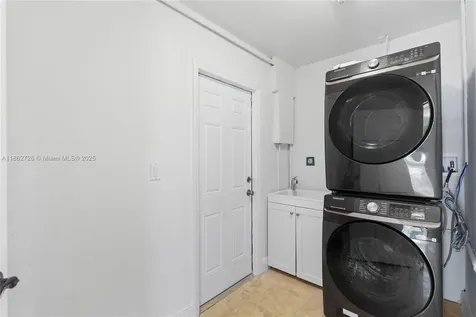 6841 SW 48th Street Miami FL 33155