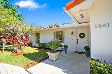 6841 SW 48th Street Miami FL 33155