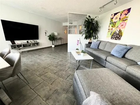2750 NE 183rd Street Aventura FL 33160