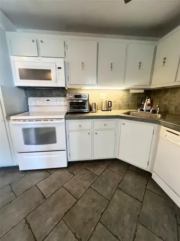 2750 NE 183rd Street Aventura FL 33160