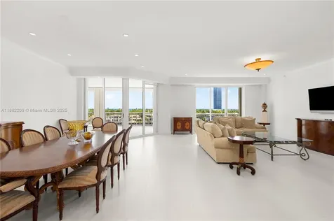 19925 NE 39th Place Aventura FL 33180