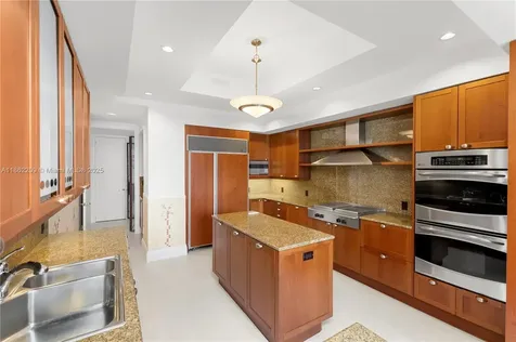 19925 NE 39th Place Aventura FL 33180