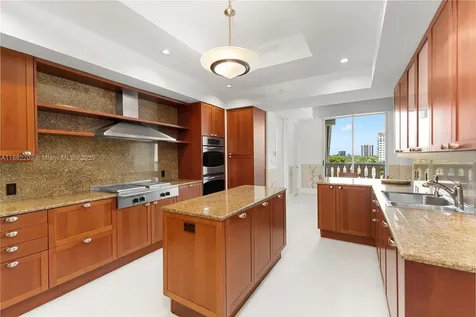 19925 NE 39th Place Aventura FL 33180