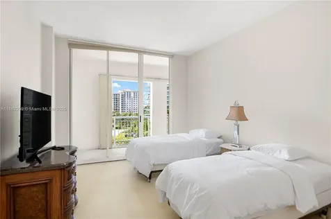 19925 NE 39th Place Aventura FL 33180