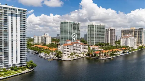 19925 NE 39th Place Aventura FL 33180