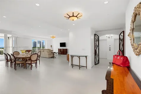19925 NE 39th Place Aventura FL 33180