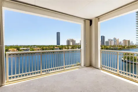 19925 NE 39th Place Aventura FL 33180