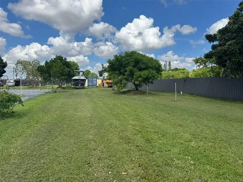 30-68-21-000-3050 0 Homestead FL 33031