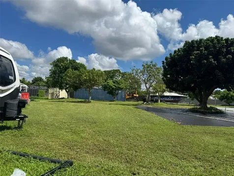 30-68-21-000-3050 0 Homestead FL 33031