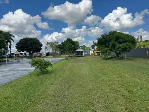 30-68-21-000-3050 0 Homestead FL 33031