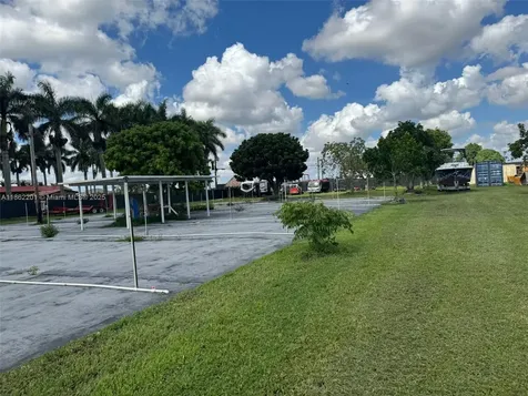 30-68-21-000-3050 0 Homestead FL 33031