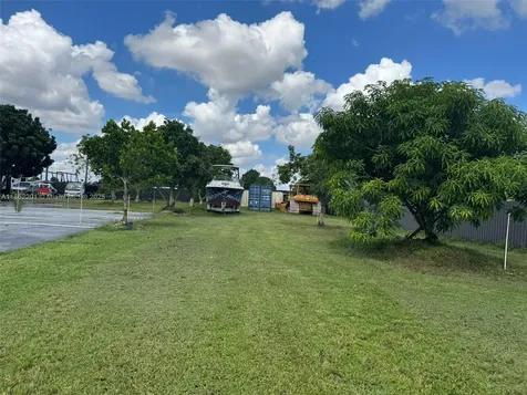 30-68-21-000-3050 0 Homestead FL 33031