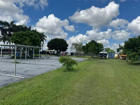 30-68-21-000-3050 0 Homestead FL 33031