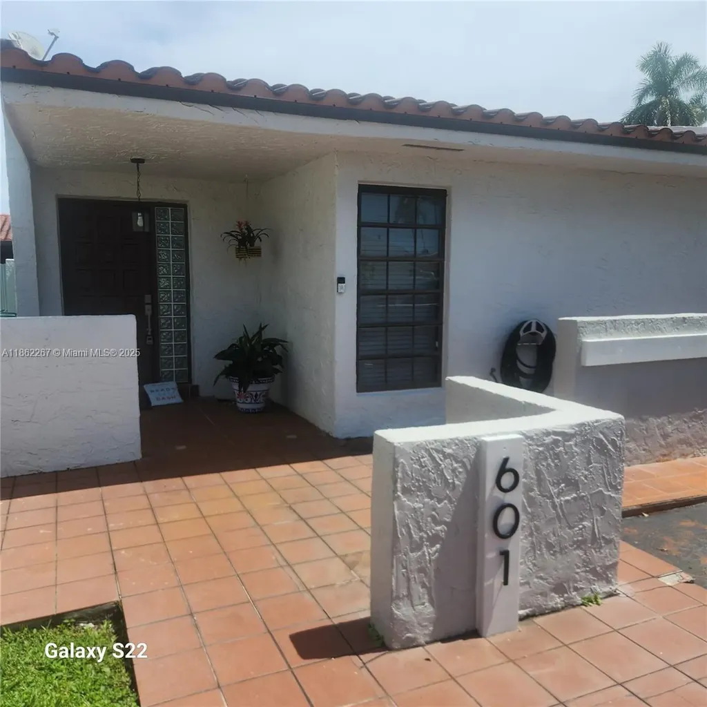 601 SW 94th Court Miami FL 33174