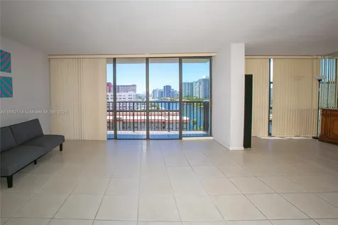 2017 S Ocean Drive Hallandale Beach FL 33009