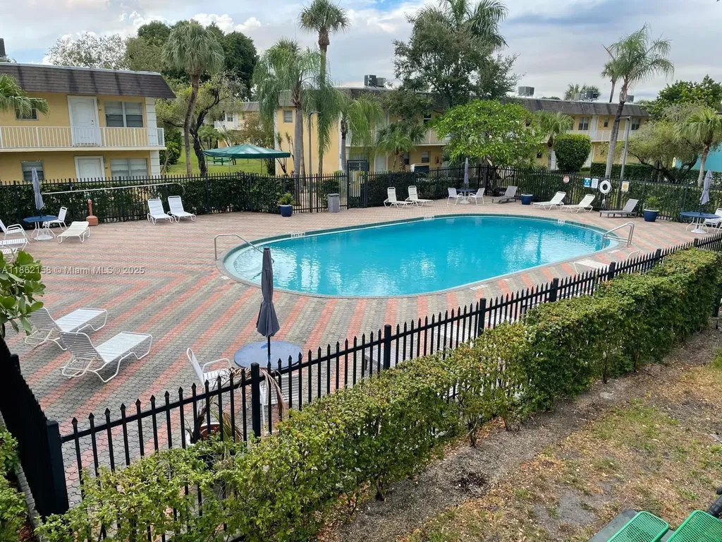 5162 NE 6th Avenue Oakland Park FL 33334