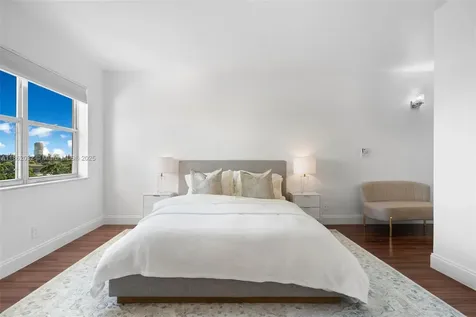 401 Golden Isles Drive Hallandale Beach FL 3010